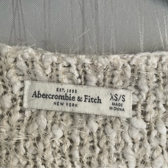 Abercrombie & Fitch v neck sweater women’s size XS/S cream oversized cozy - Picture 4 of 8